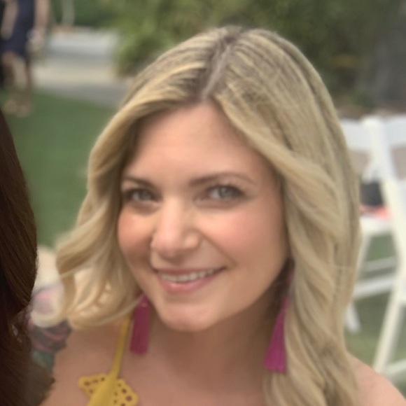 Meet your Posher, Julie - Picture 1 of 1